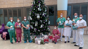 Read more about the article Weihnachtsaktion – 1.000 Geschenke an Kinderkliniken verteilt