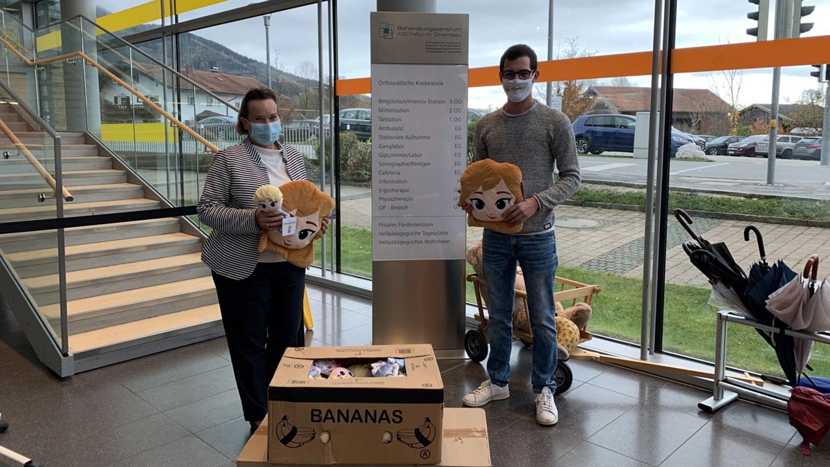 100 Stoffpuppen für Orthopädische Kinderklinik Aschau