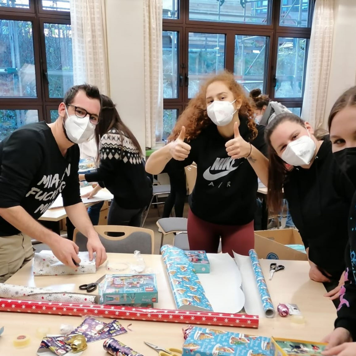 PädCare verpackt Geschenke